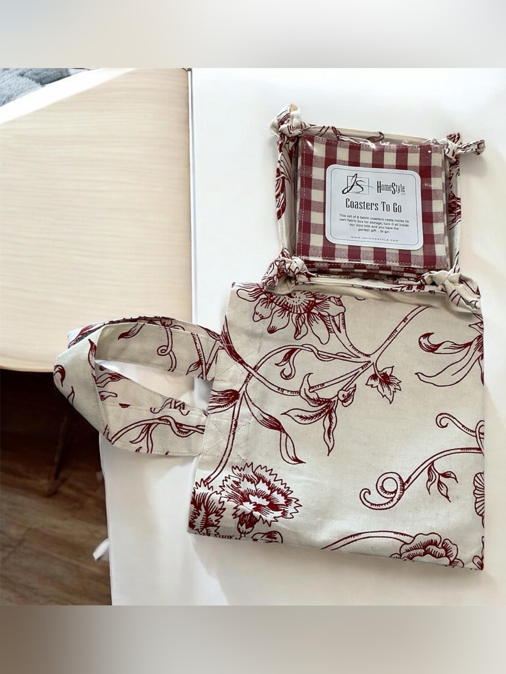 JS HomeStyle Coasters To Go Set Fabric  Coasters Holder Red Floral Gingham NEW - Picture 3 of 4